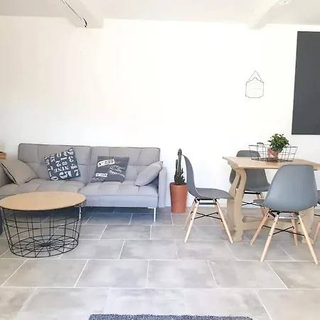 Rue Des Grands Jardins Apartment *